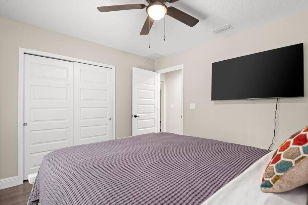 Pet-Friendly, Heated Pool, Close To Everything 3 Bedroom Home ダネロン エクステリア 写真