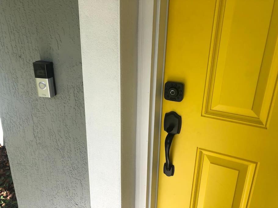 Pet-Friendly, Heated Pool, Close To Everything 3 Bedroom Home ダネロン エクステリア 写真