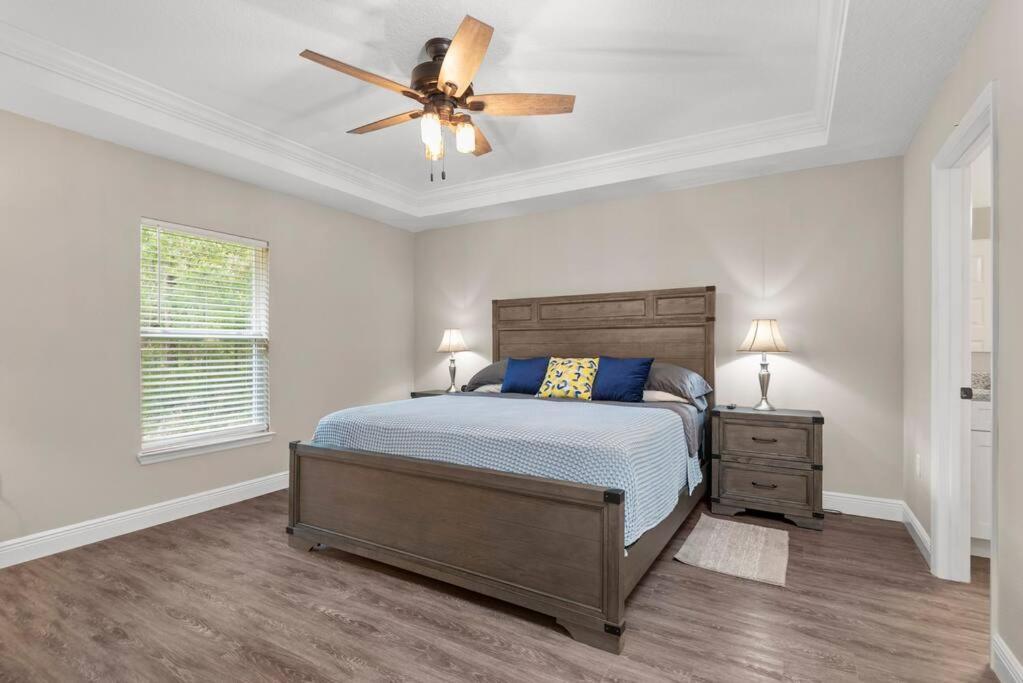 Pet-Friendly, Heated Pool, Close To Everything 3 Bedroom Home ダネロン エクステリア 写真